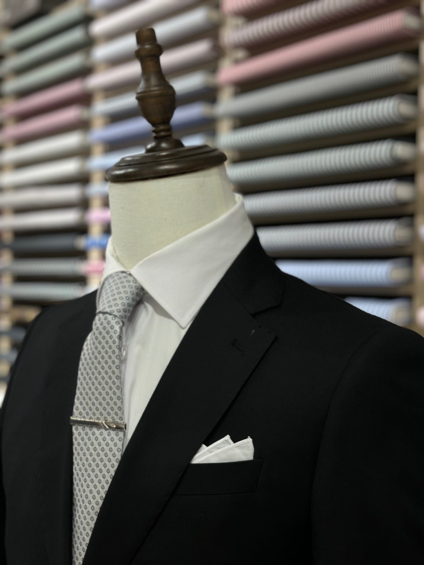 abito nero vestibilità slim