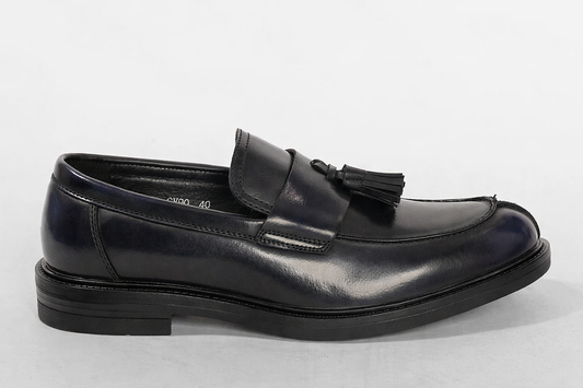 Mocassino nero in pelle con Nappine*